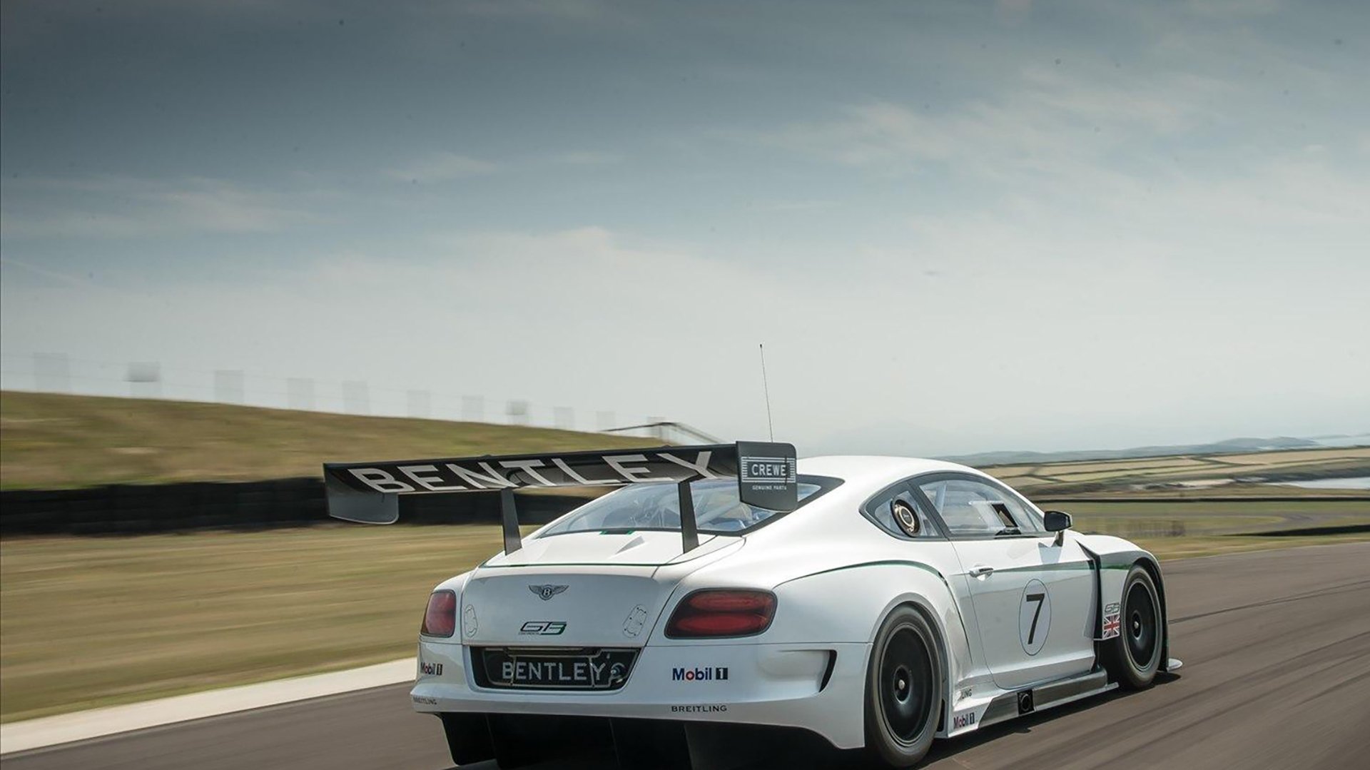 开云sport-剑与盾的鏖战中，新王在黄色海洋加冕，托尼用实力撕裂真蓝黑神话