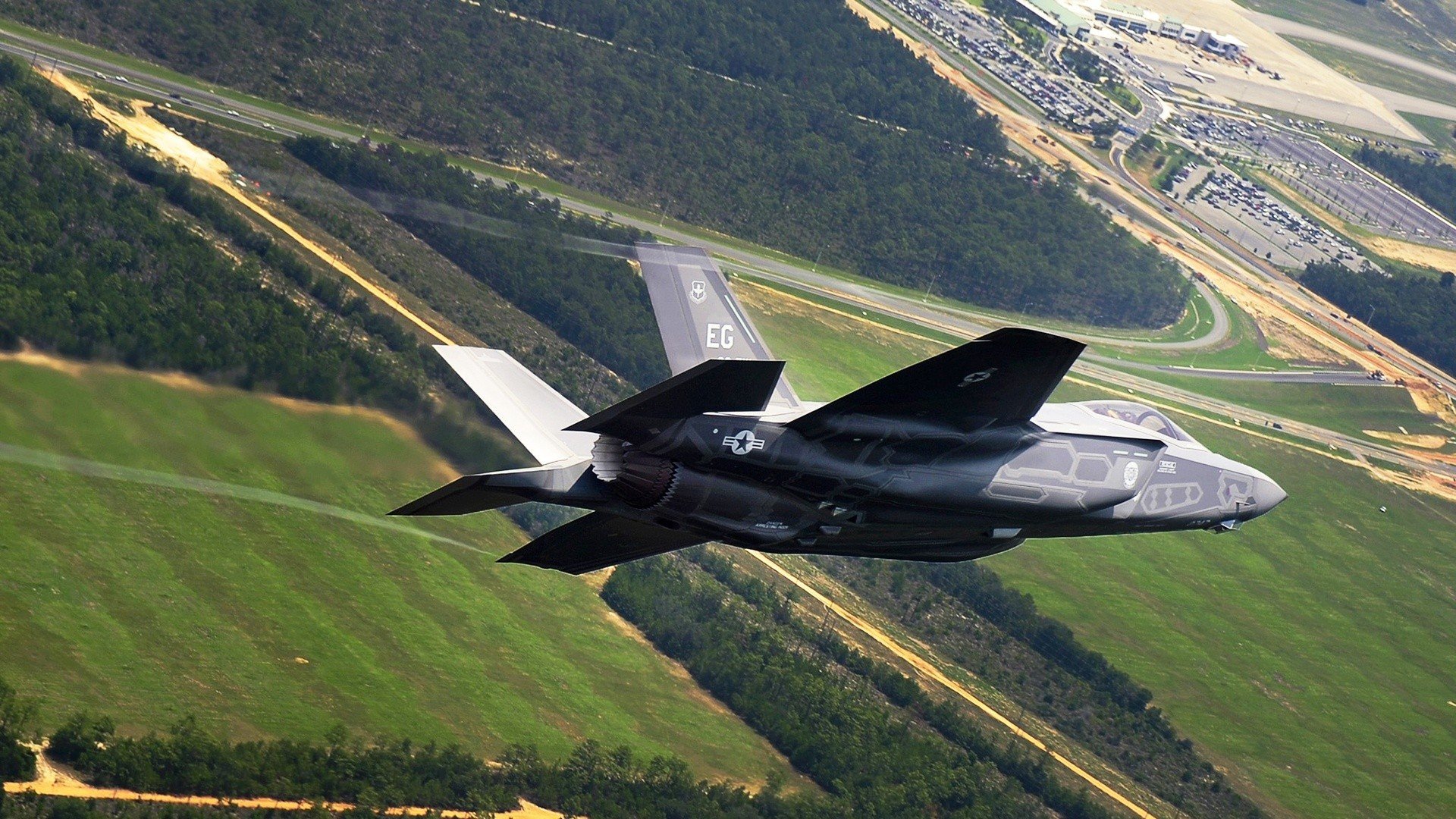 开云体育在线-红军锋芒毕露，利物浦力克切尔西，莱万式无解攻势震撼英超