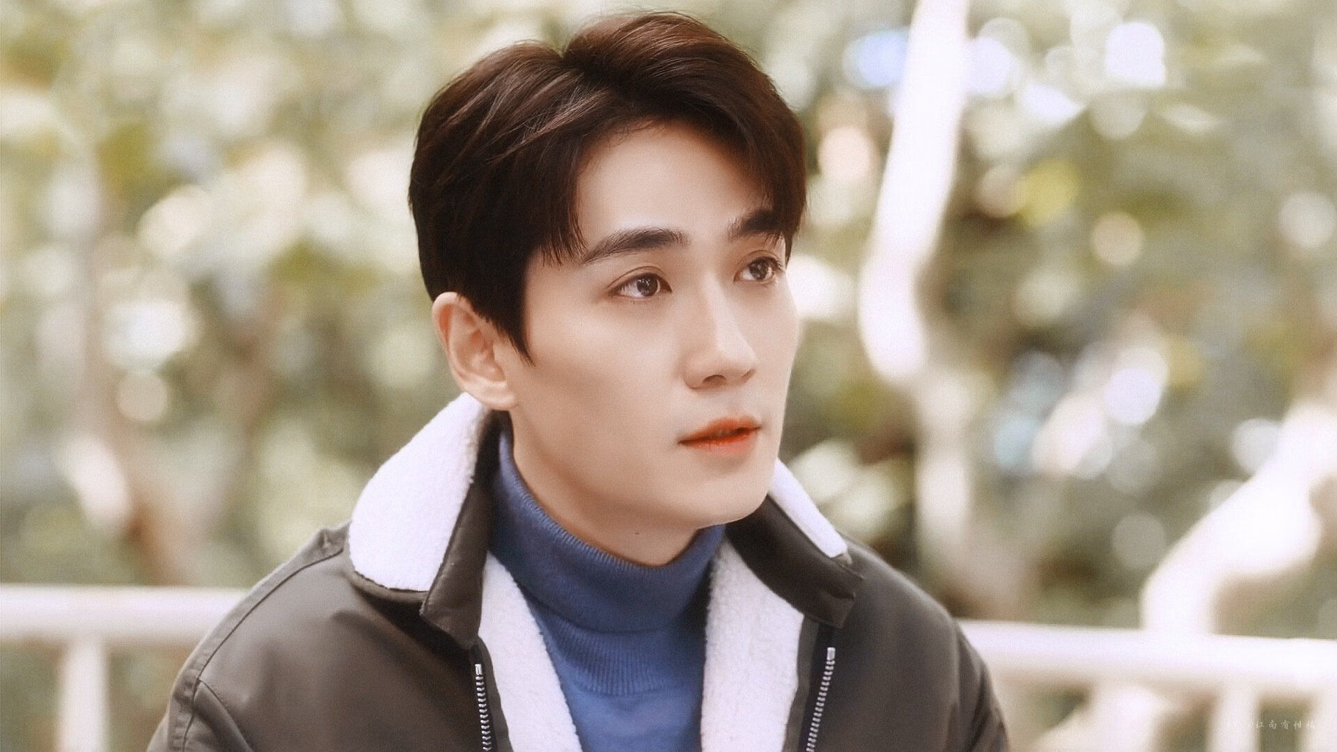 开云体育中国-当特制球衣飘扬，塞内加尔对阵巴黎的友谊赛之夜，福登在压力裂缝中找回星光